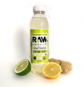 Botella de RAW superdrink con lima, limón y jengibre